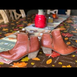 Frye Judith ZIP Bootie Cognac